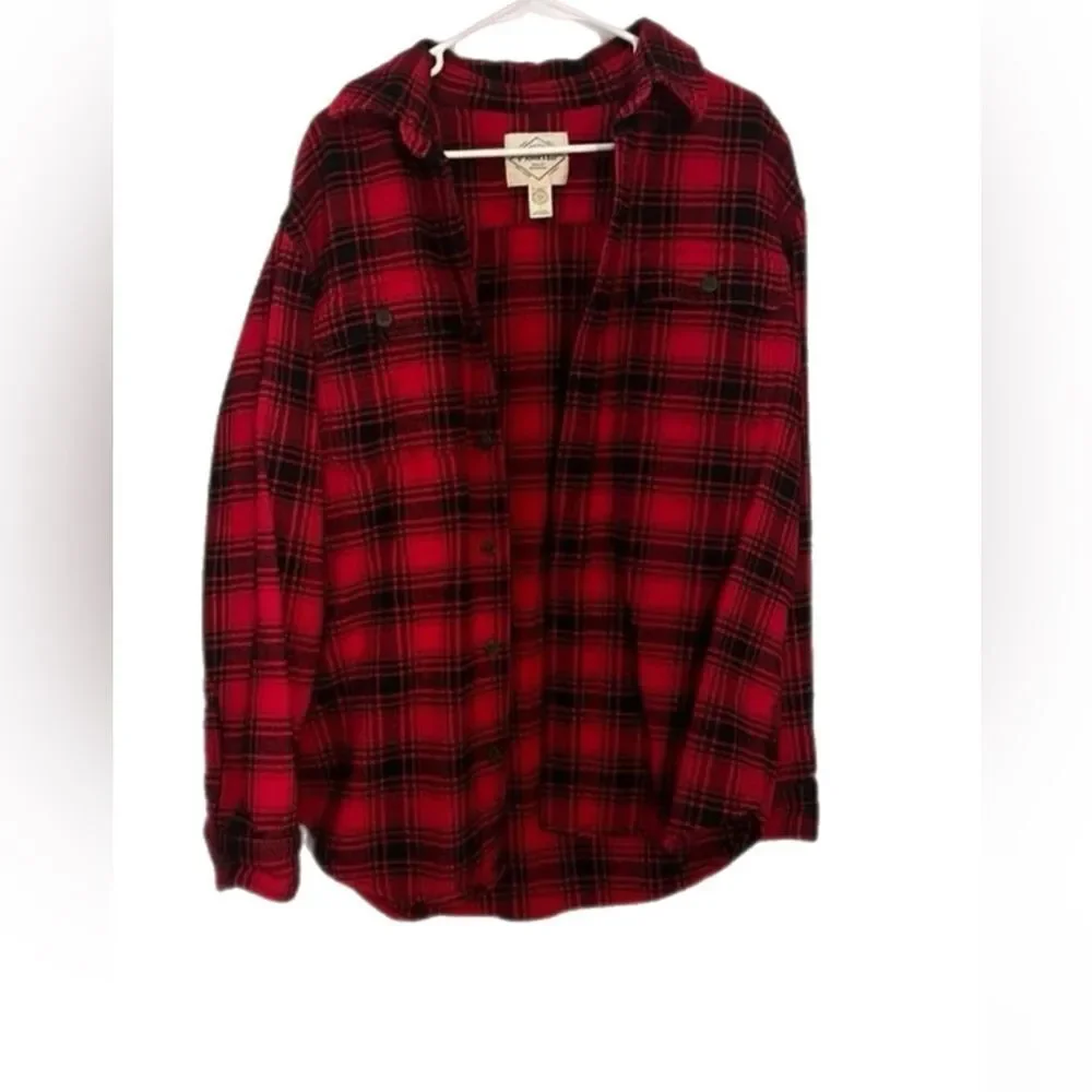 Men’s St John's Bay Classic Fit Legacy Flannel Shirt  Size Large